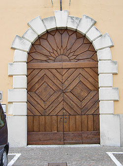 Restauro portoni storici